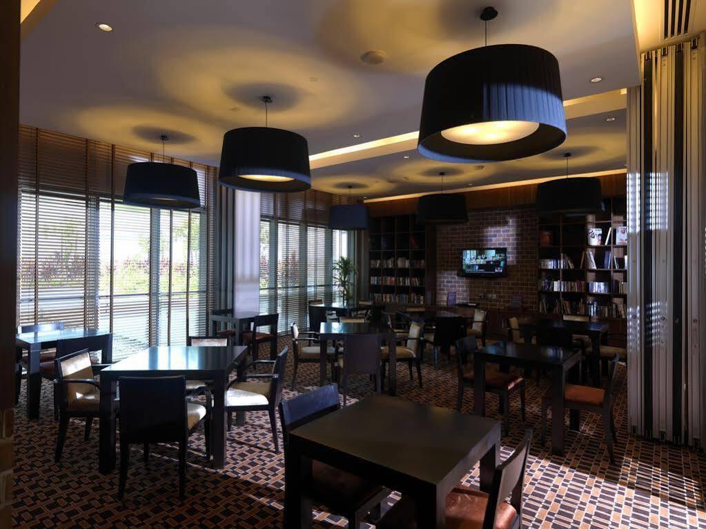 Staybridge Suites Yas Island Abu Dhabi By Ihg Esterno foto